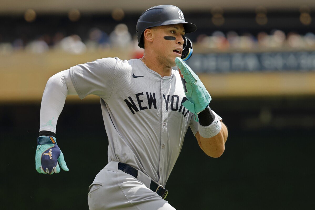 Aaron Judge mendesak, Yankees kembali ke jersey retro saat tandang