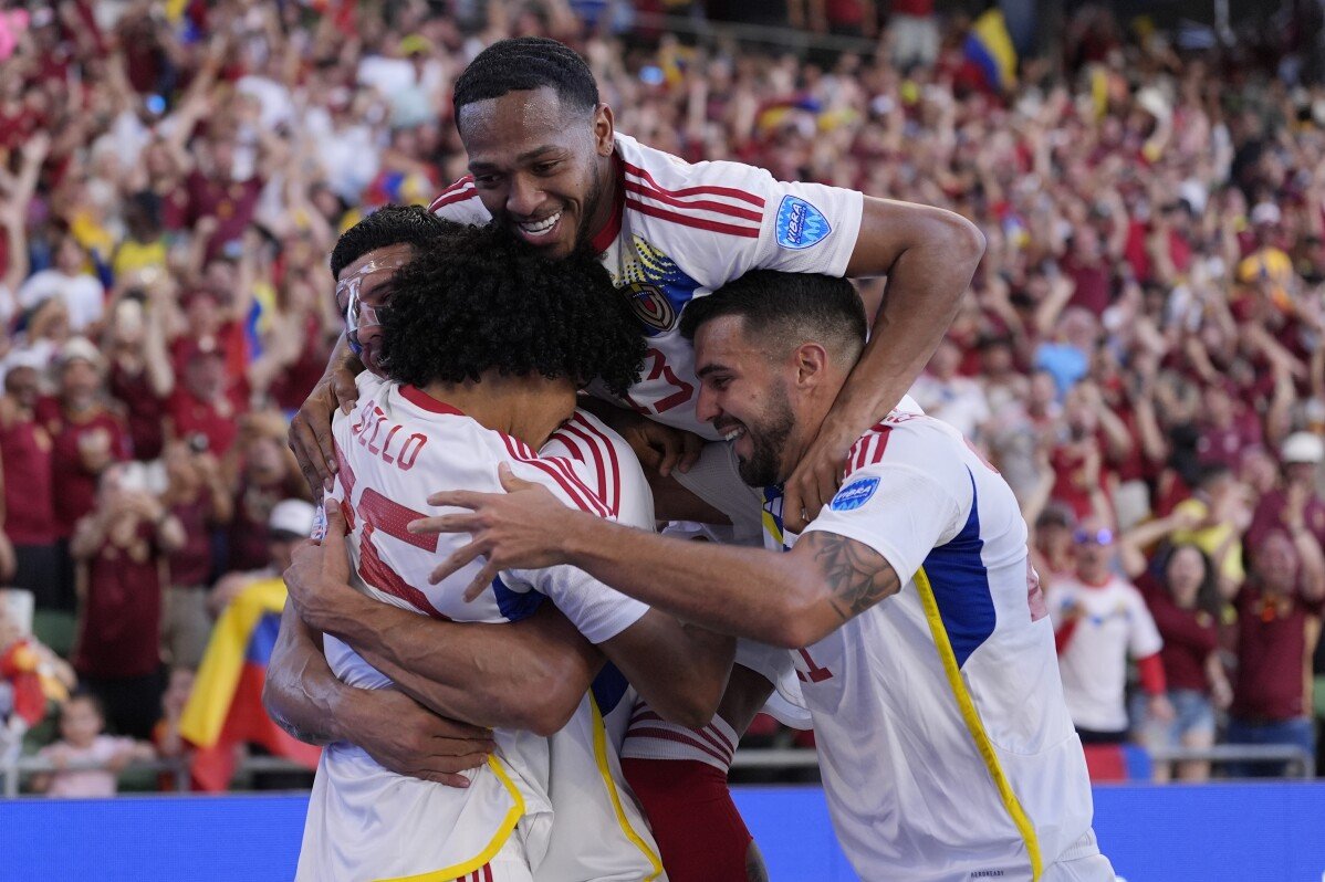 Eduard Bello membawa kemenangan 3-0 Venezuela ke atas Jamaica dalam Copa America